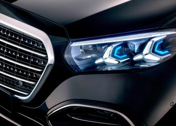 Fari auto, riparare invece di sostituire: l'appello di Allianz