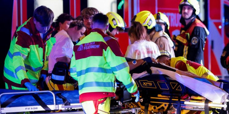 Furgone sulla folla al Pride di Berlino: un morto