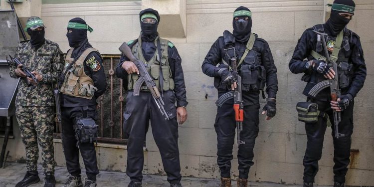 Trump: «Accordo storico sul disarmo completo di Hamas»