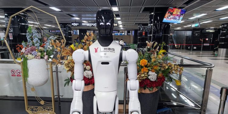 Gli USA vietano l'import di robot umanoidi cinesi
