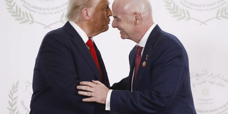 Infantino cerca l'aiuto di Trump per restare alla Fifa