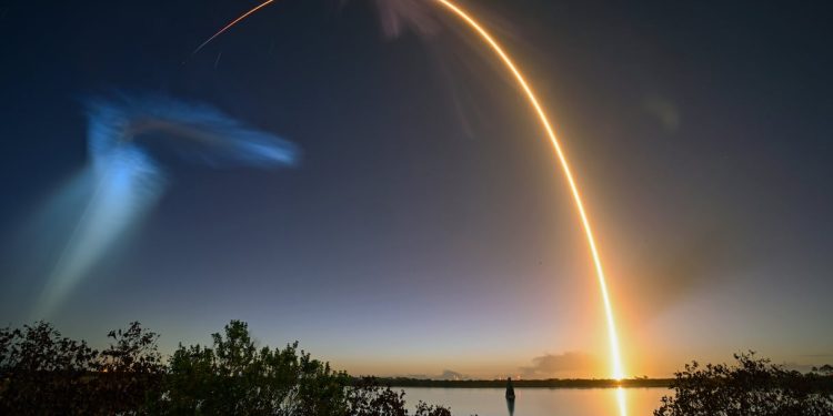 Un razzo SpaceX si schianterà sulla Luna mercoledì