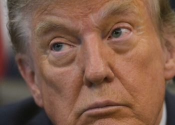 Trump annulla i nuovi raid sull'Iran: "Vicini a un accordo"