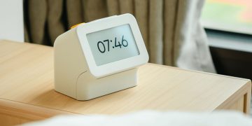 Habity, la sveglia e-paper danese contro lo smartphone a letto