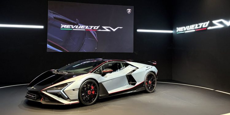 Lamborghini Revuelto SV: la più potente di sempre a Sant'Agata
